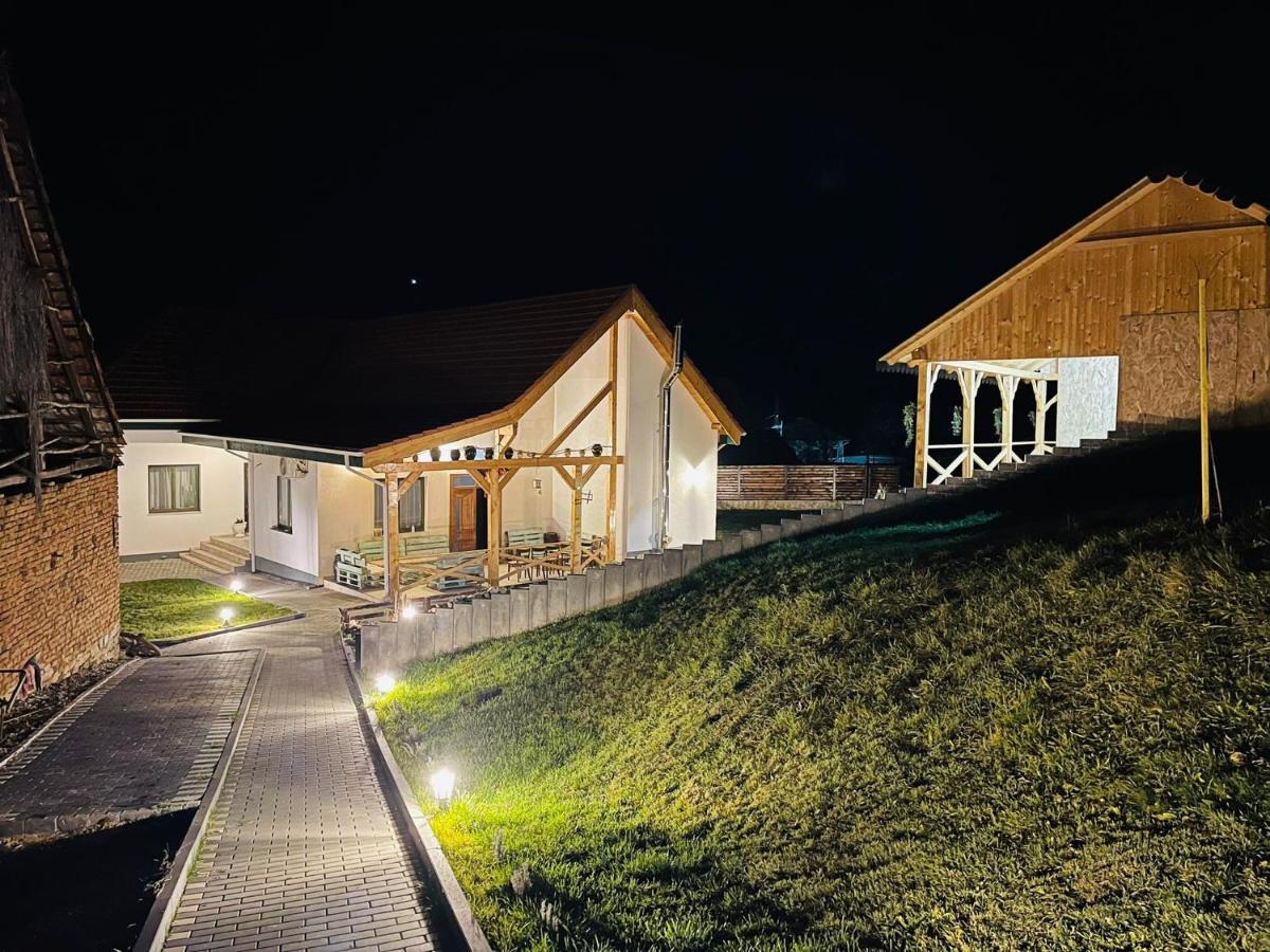 Domeniul Bondarelului Hotel Ocolisu Mic Ngoại thất bức ảnh