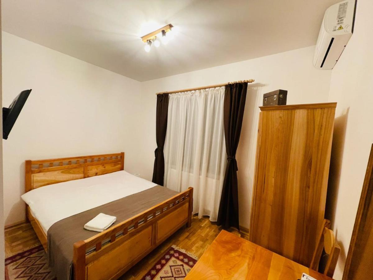 Domeniul Bondarelului Hotel Ocolisu Mic Ngoại thất bức ảnh