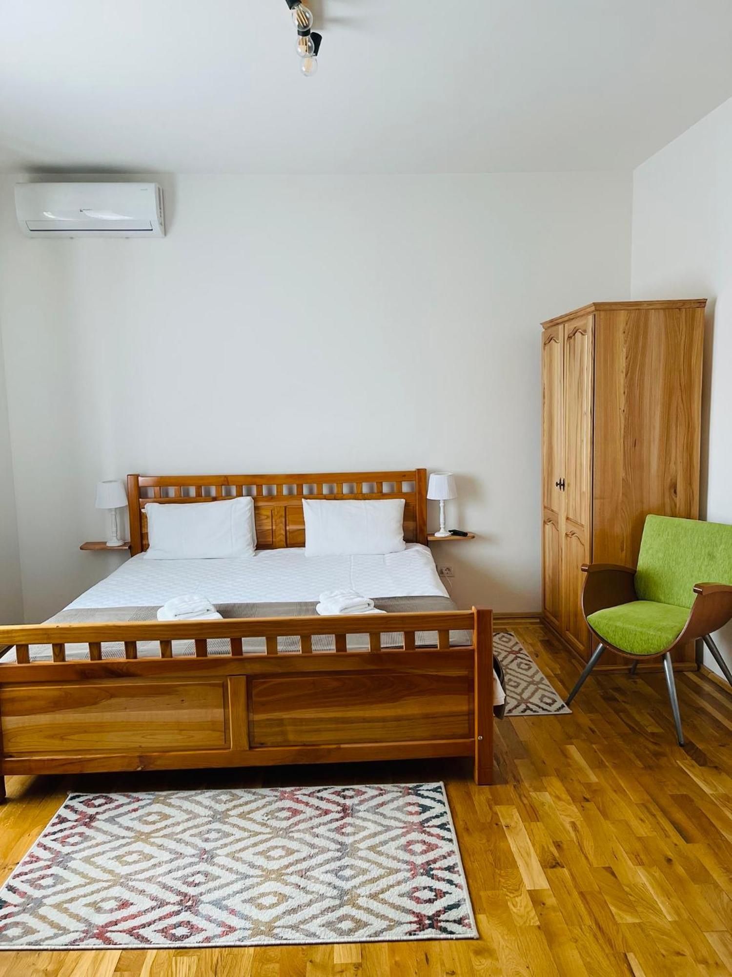 Domeniul Bondarelului Hotel Ocolisu Mic Ngoại thất bức ảnh