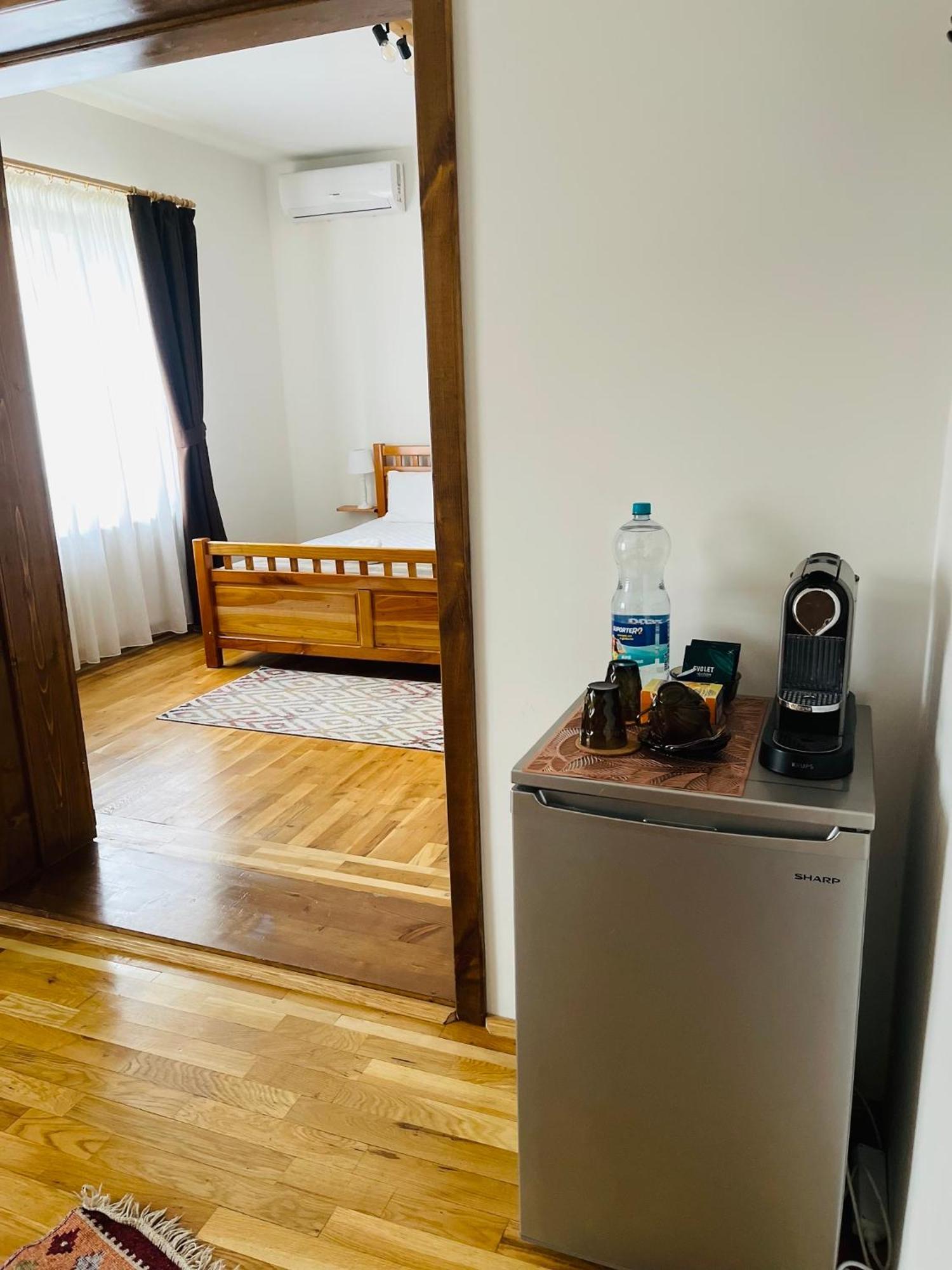 Domeniul Bondarelului Hotel Ocolisu Mic Ngoại thất bức ảnh